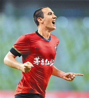 低调看直播-关于尤文图斯连胜终结，主帅人事风波频起的信息